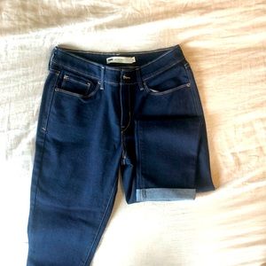 Mid rise Levi jeans